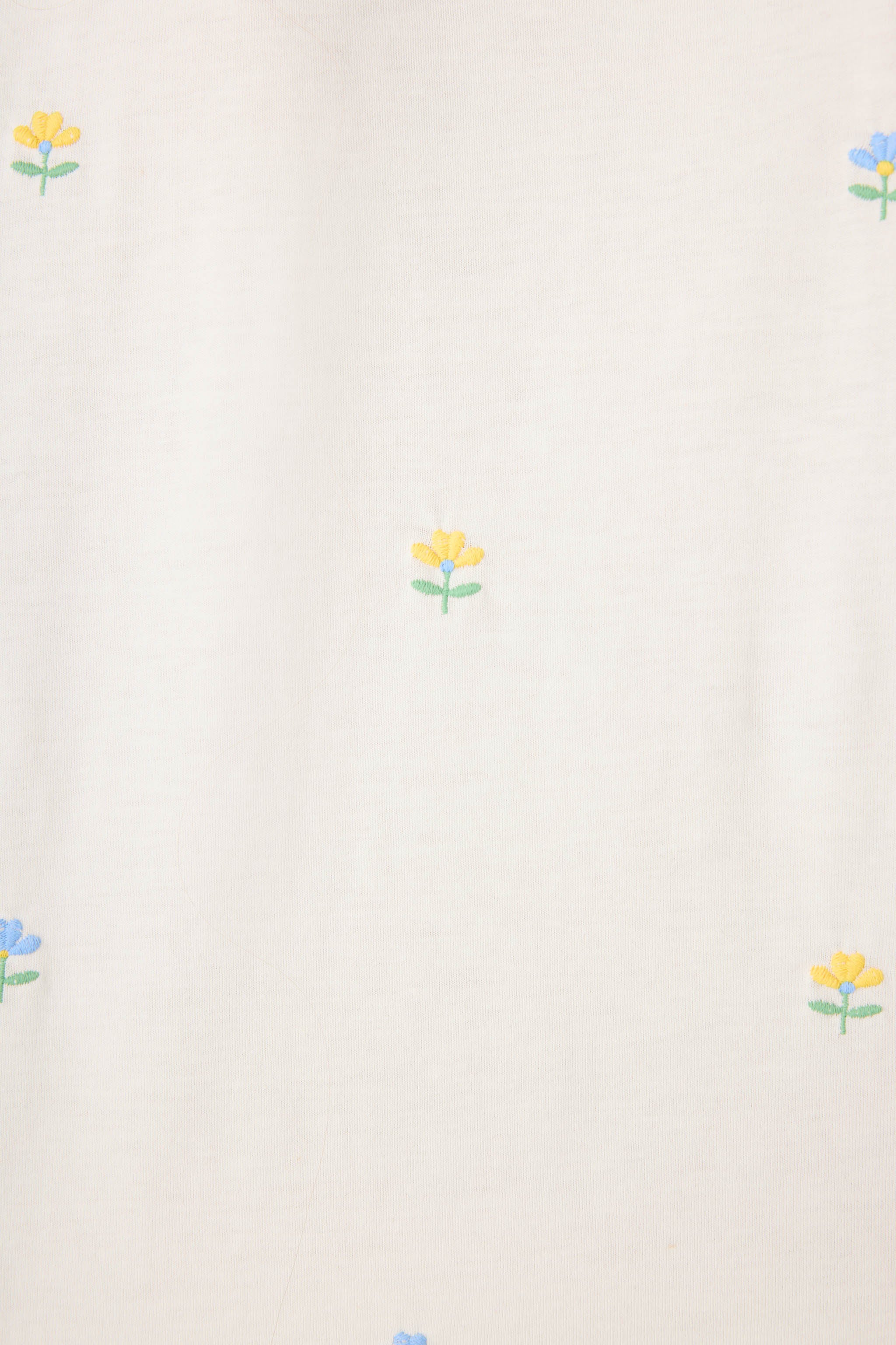 Dainty Daisy Embroidered Shorts - Image 7