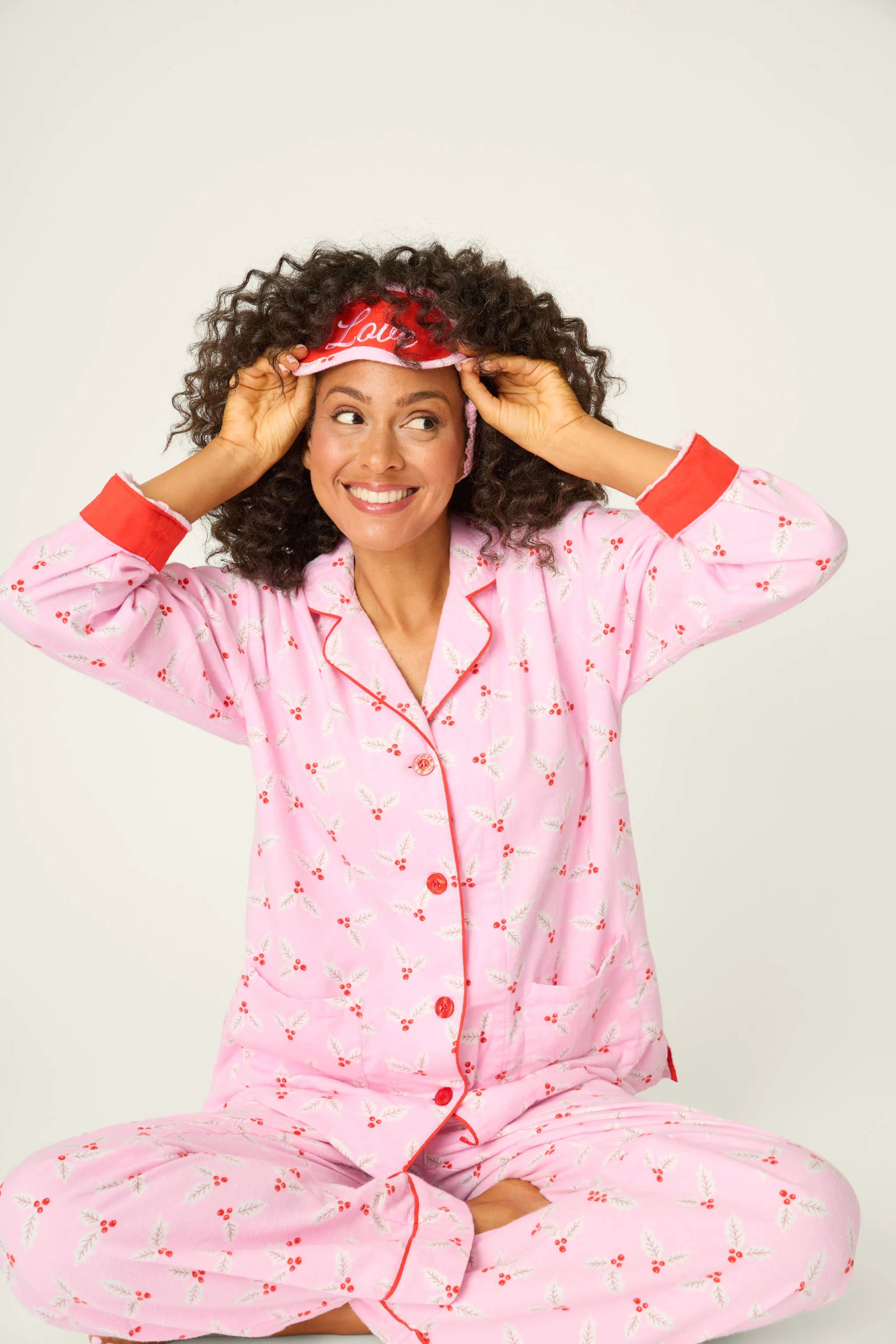 4-Piece Mistletoe Print Flannel Gift Set - Image 5